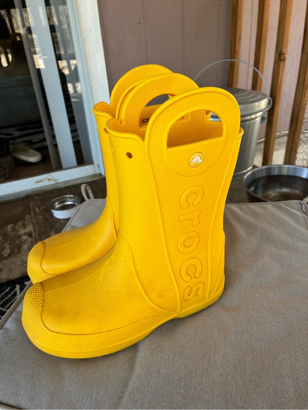 Crocs womens 9 Waterproof Yellow Rain Boots